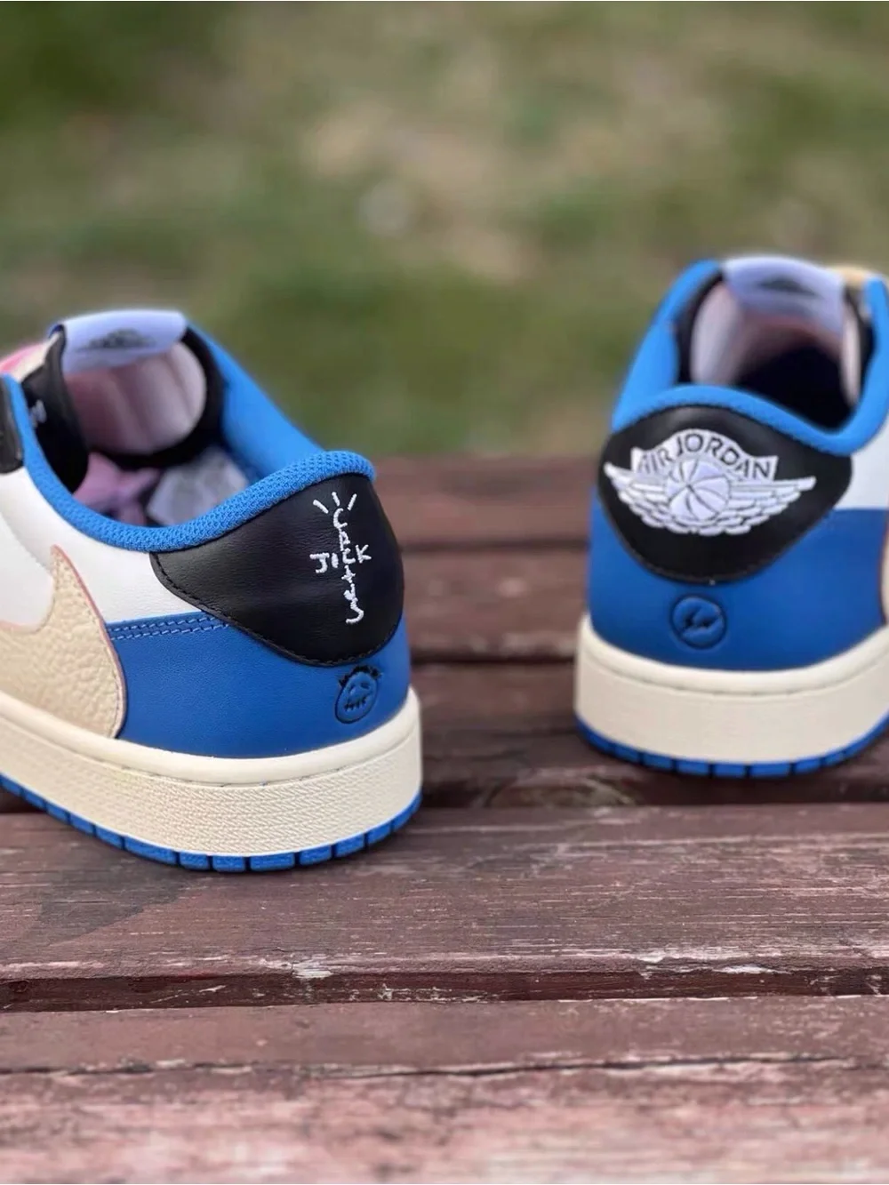 💕💕Fragment Design x Travis scott x Air Jordan 1 Retro Low